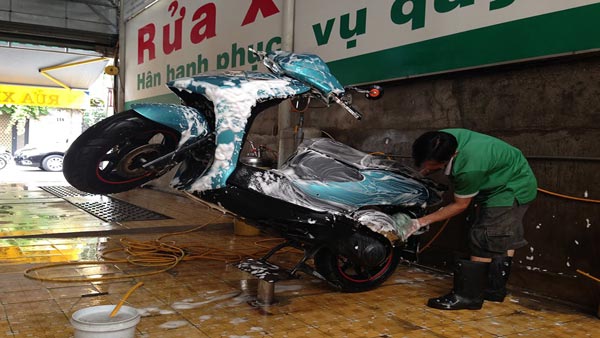 Kinh nghiệm mở cửa hàng kinh doanh dịch vụ rửa xe máy
