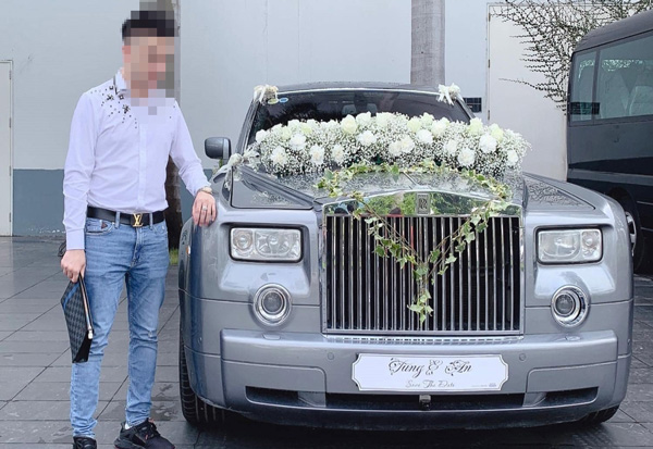 Giá thuê xe cưới hiệu Rolls-Royce bất ngờ như kiểu 'Hot Girls siêu lừa'