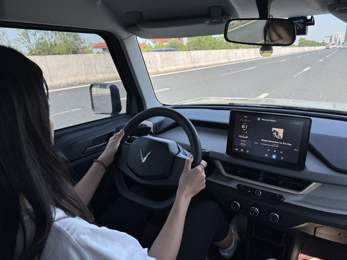 Xe Vinfast VF3 có cần bằng lái không? Cách lái VF3 chuẩn an toàn