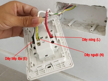 Cách đấu ổ cắm điện 3 chấu Panasonic và Sino đúng kỹ thuật