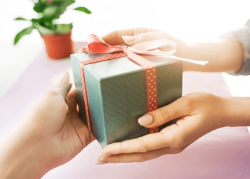 Thăm bạn trai ốm nên mua gì để thể hiện sự quan tâm tinh tế? - Doanh nhân đương thời